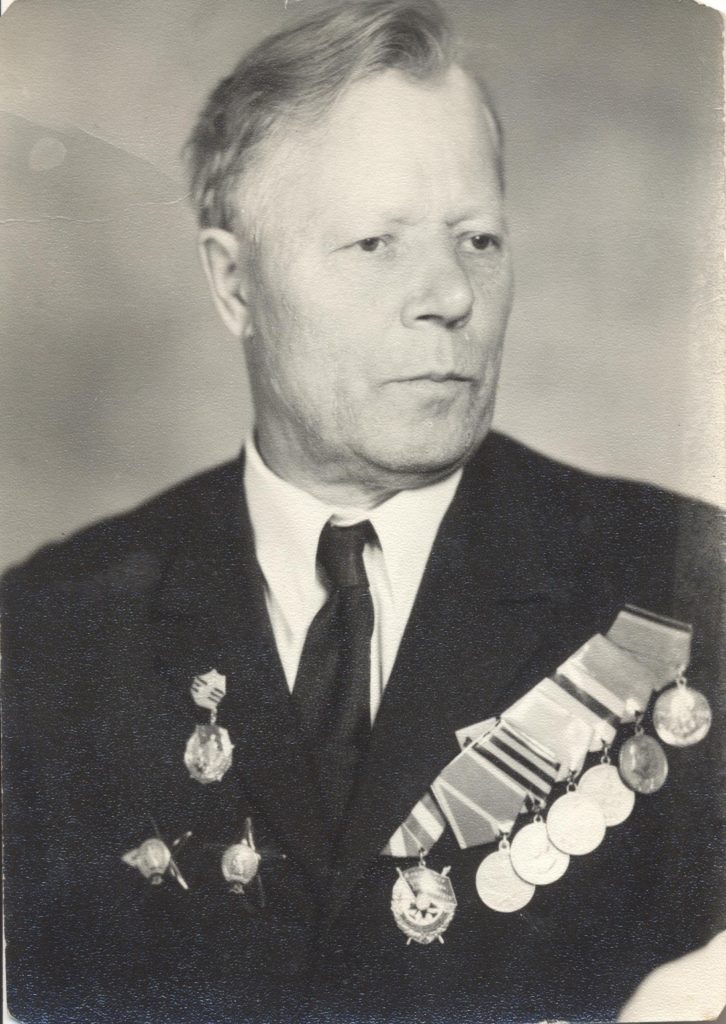 Виталий Иванович Кисельников 1914 год рождения 5 мая (мой папа) Виталий Иванович Кисельников 1914 год рождения 5 мая (мой папа)